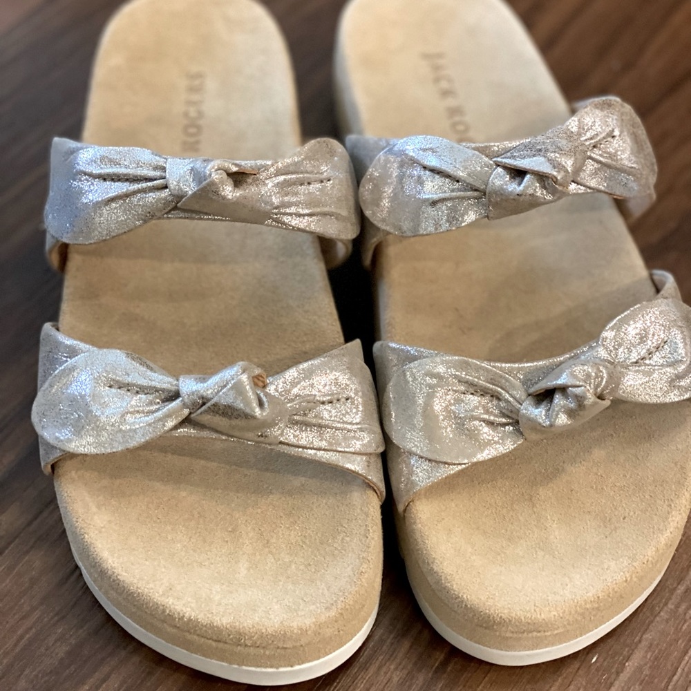 Brand new jack rogers sandals with trendy detail!